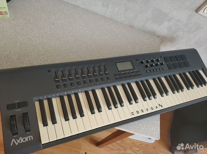 Midi-клавиатура M-Audio Axiom 61