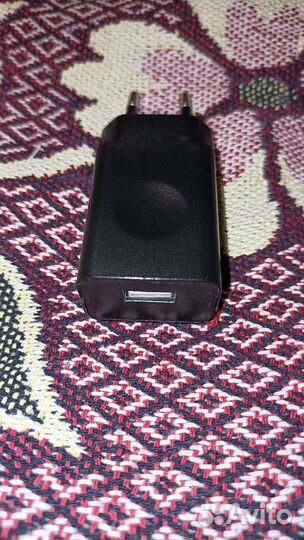 Сетевое зарядное устройство