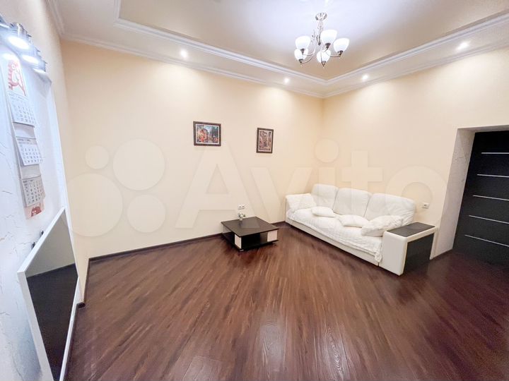 3-к. квартира, 80 м², 1/1 эт.