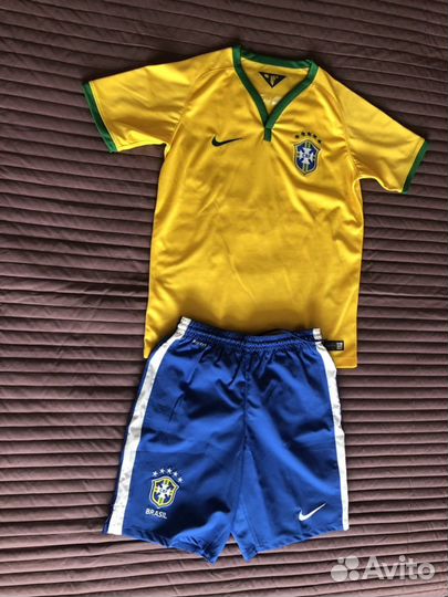 Футбольная форма сборной Бразилии р-р 158