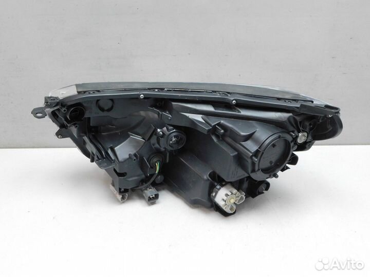 Фара правая Toyota RAV4