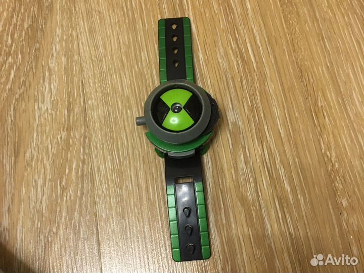 Часы омнитрикс,Бамблби трансформер,бакуган