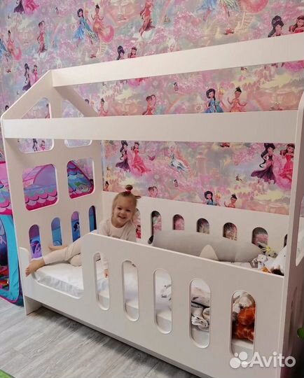 Детская кровать домик