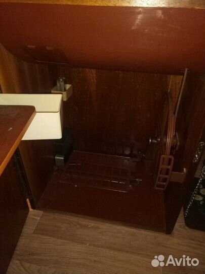 Швейная машина лада