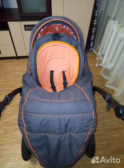 Детская коляска Zippy Tutis 2 в 1