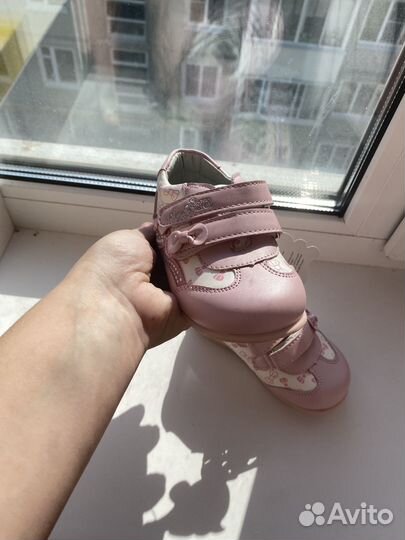 Ботинки для девочки 22 размер новые осень