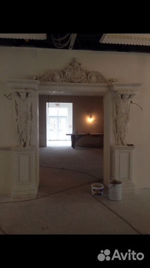 Скульптура самсон