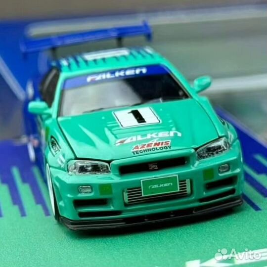 Nissan Skyline GT-R R34 Falken открывается капот