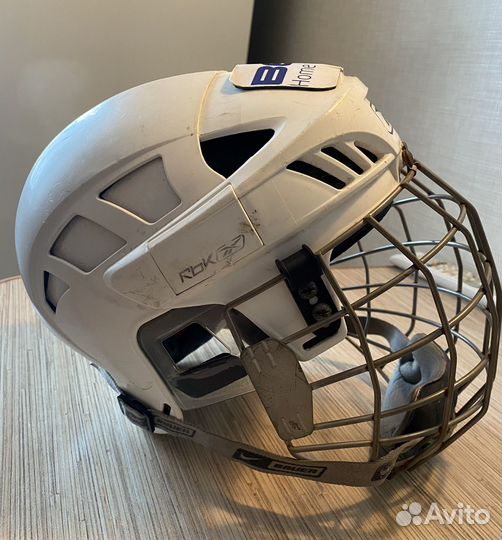 Хоккейный шлем