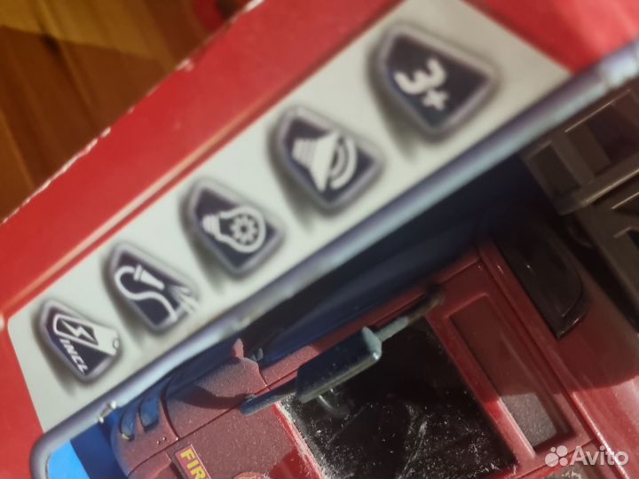 Машина пожарная с рацией и водой