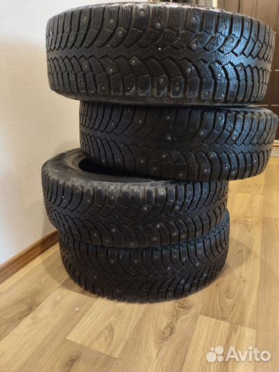 Bridgestone Blizzak Spike-01 15/65 R15 88T