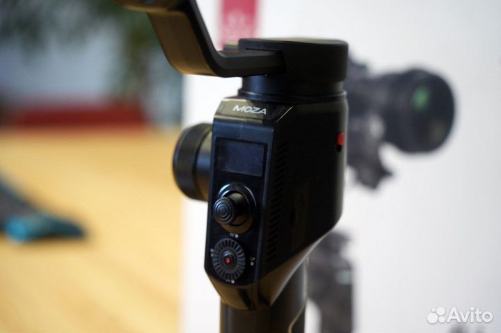 Стабилизатор для камеры moza aircross 2