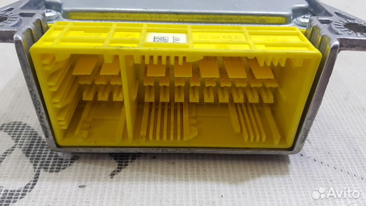 Mercedes блок управления SRS на Mercedes-Benz X164