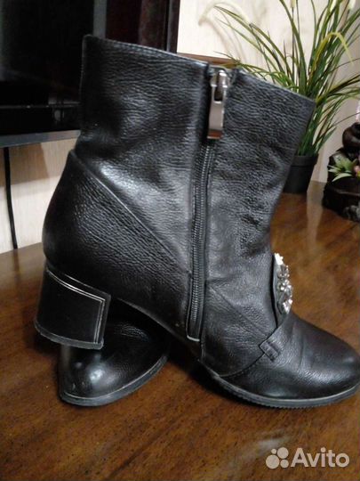 Ботинки женские 38 размера кожаные