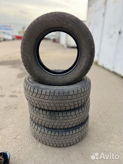 Toyo Observe GSi-5 215/70 R16