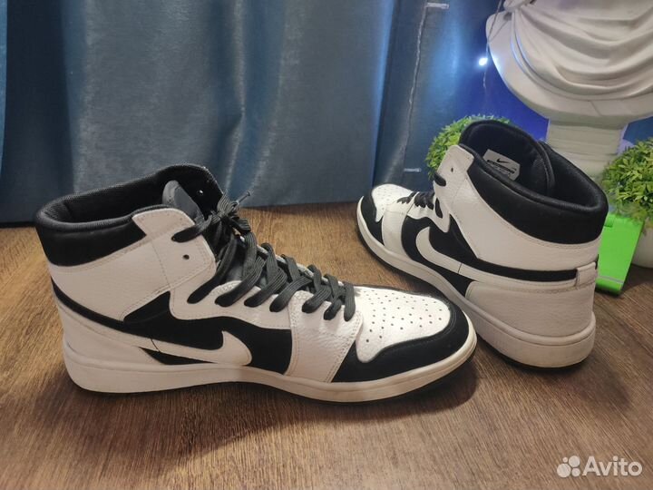 Кроссовки Nike Air Jordan 1 Retro Black/White 46