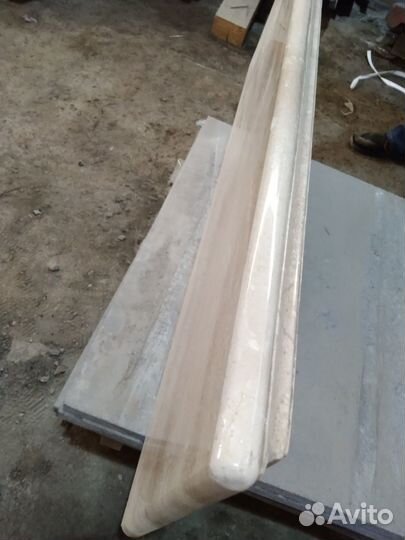 Мраморный подоконник