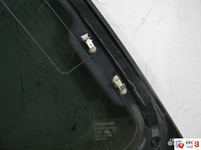 Стекло заднее боковое правое