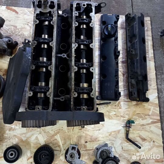 Двигатель в разборе Пежо 406 (6fz ew7j4)