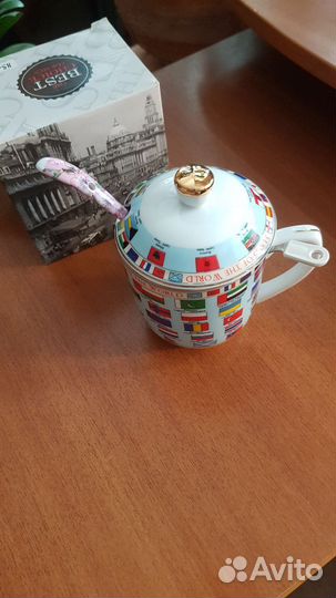 Две кружки новые фарфоровые заварочные с ситом