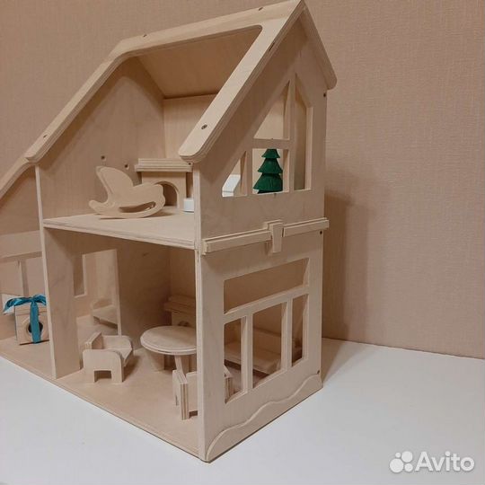 Кукольный домик с мебелью
