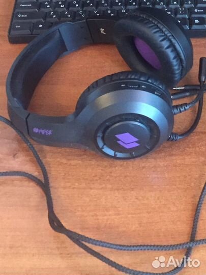 Наушники с микрофоном