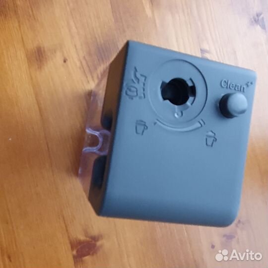 Кофемашина Nespresso DeLonghi с капучинатором