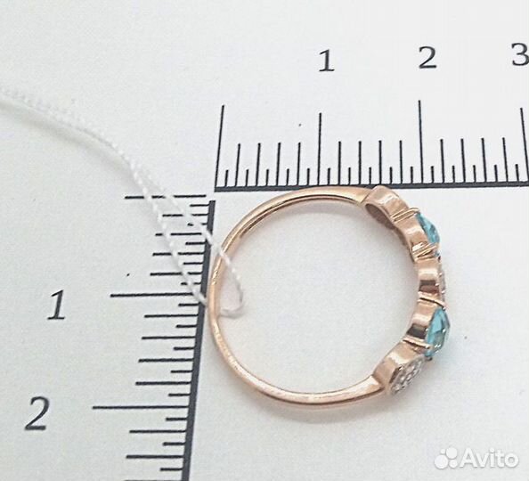 Золотое кольцо с камнем 17р
