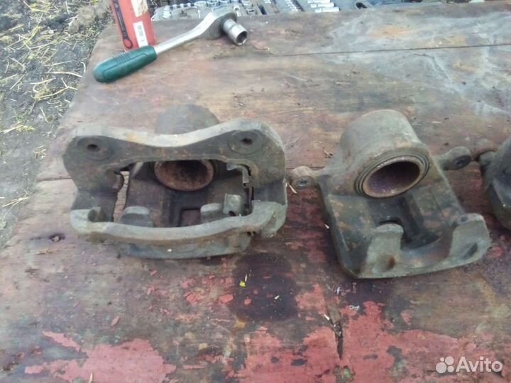 Передние суппорта Хендай Соната 4