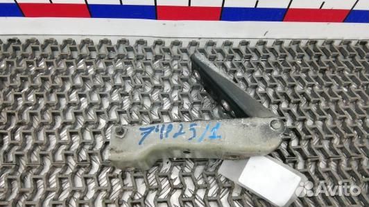 Петля капота ssang yong rexton 1 (74P25D501)