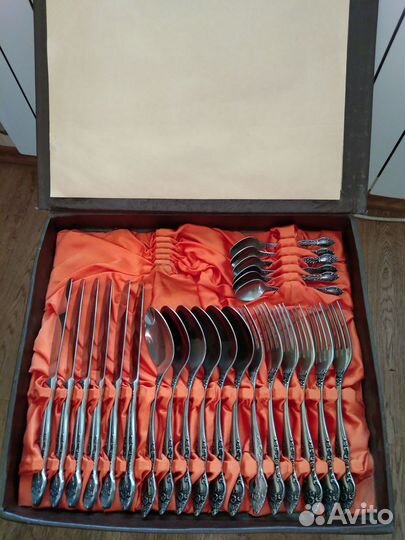 Набор столовый Новинка