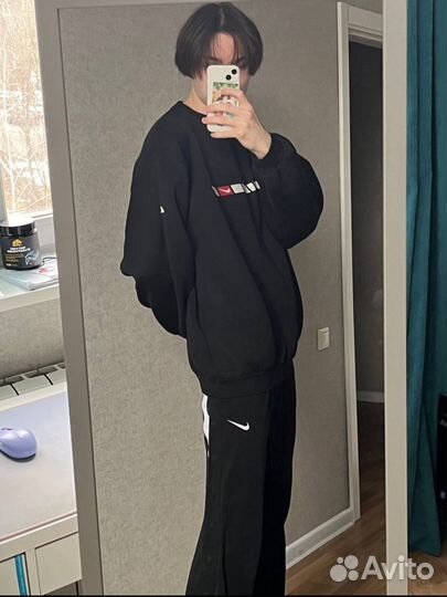 Спортивные штаны nike на заклепках