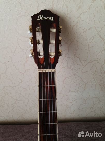 Концертная гитара Ibanez с нейлоновыми струнами