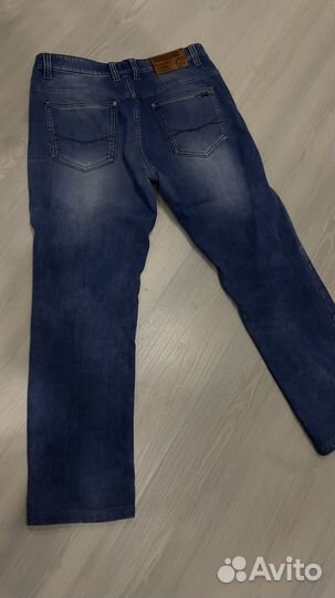 Джинсы мужские