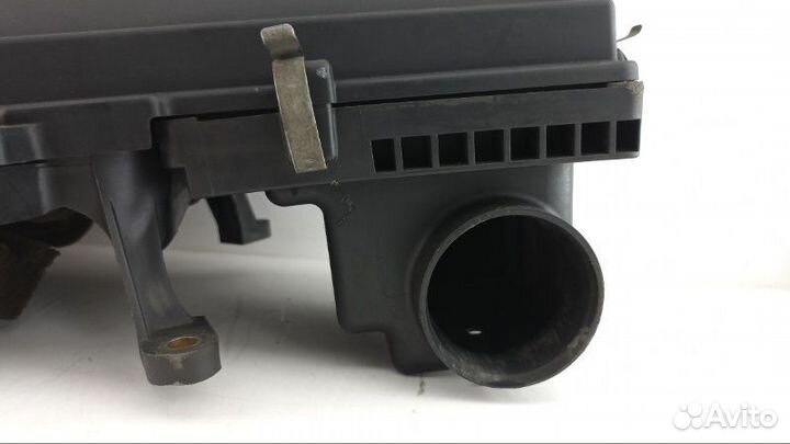 Корпус воздушного фильтра Nissan Cube Z11 CR14