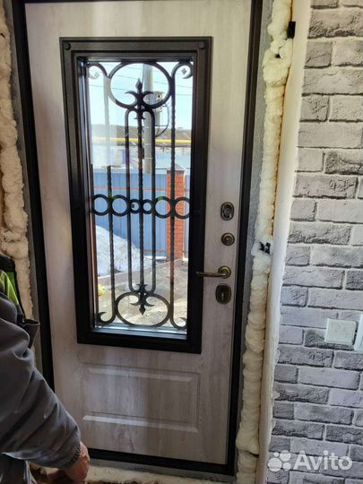 Дверь с ковкой и терморазрывом