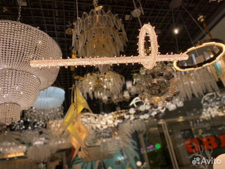 Роскошная хрустальная люстра