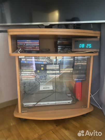 Тумба под телевизор