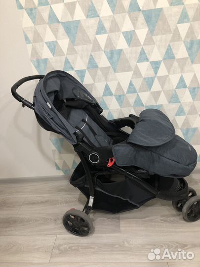 Прогулочная коляска