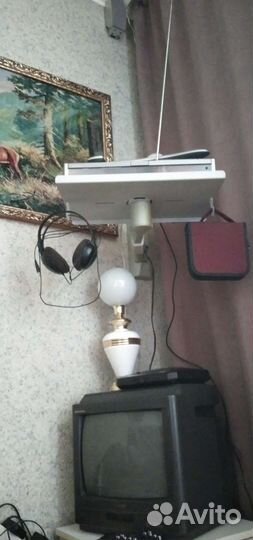 Настенная подставка под телевизор или двд