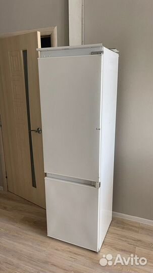 Встраиваемый холодильник