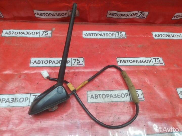 Антенна Toyota Aqua NHP10 1nzfxe 2014