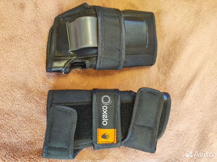 Шлем и набор защиты для катания на роликах Oxelo