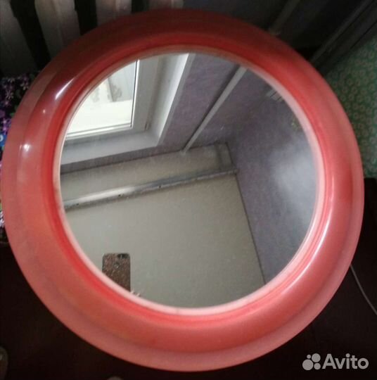 Зеркало круглое в рамке 60*60