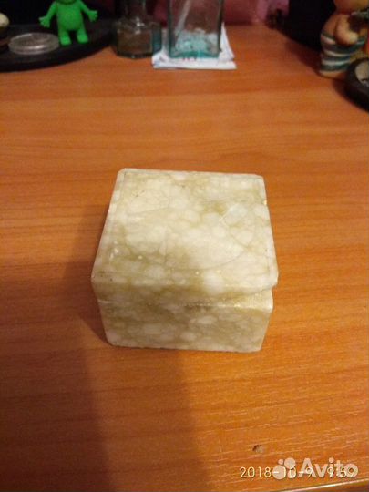 Подставка под чернильницу из мрамора