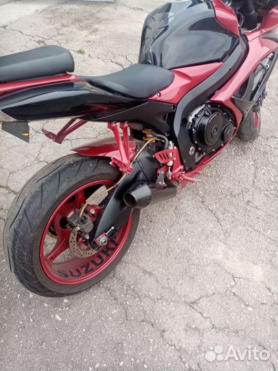 Сузуки GSX-R750