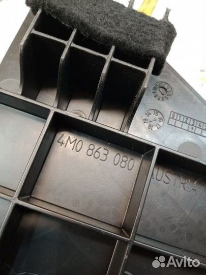 Кожух аккумулятора Audi Q7 4M crec 2016