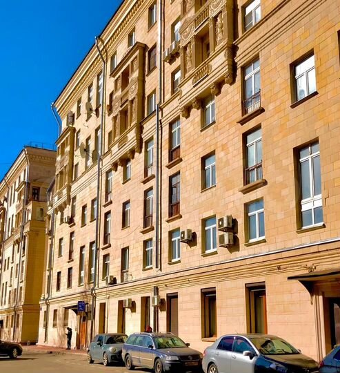 Комната 60 м² в 2-к., 1/7 эт.