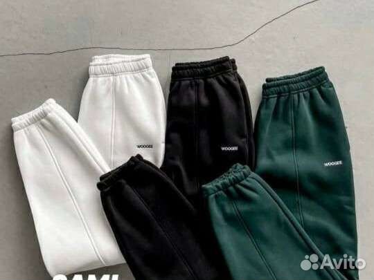 Спортивный костюм женский