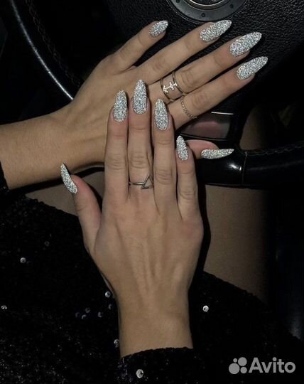 Светоотражающие гель-лаки Milk и SUN